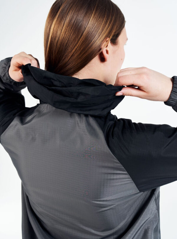 1913387-0-1860472877 CORE UNIFY WIND JACKET WOMAN