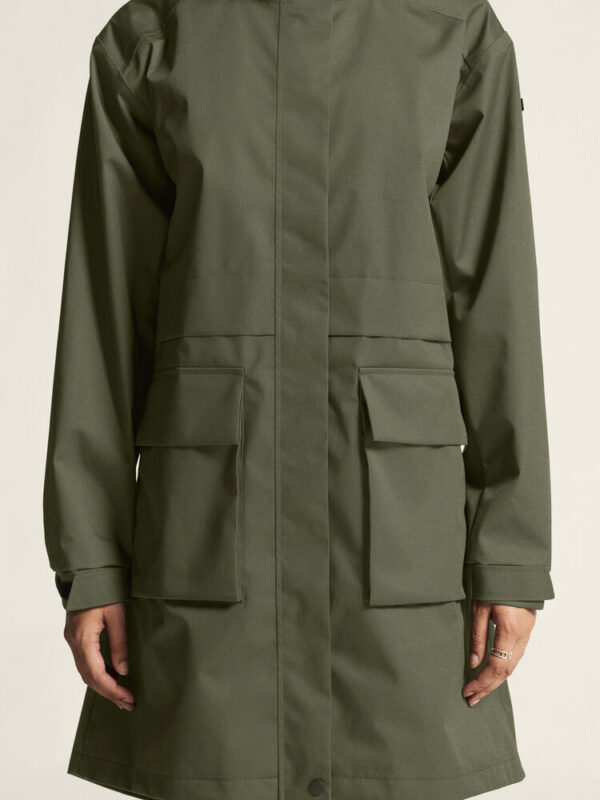 1916380-0-1476183043 URBAN PARKA WOMAN