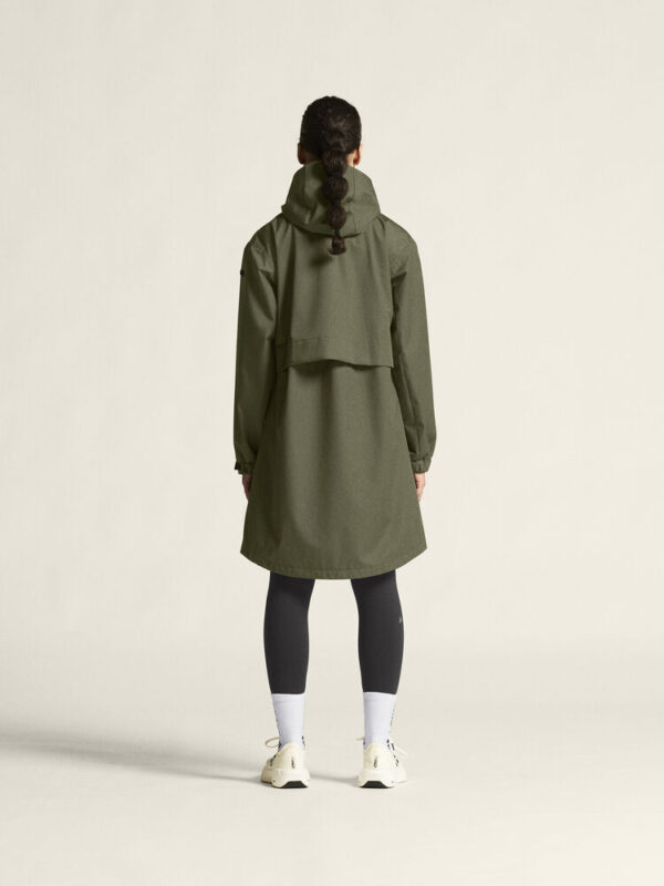 1916380-0-1657745867 URBAN PARKA WOMAN